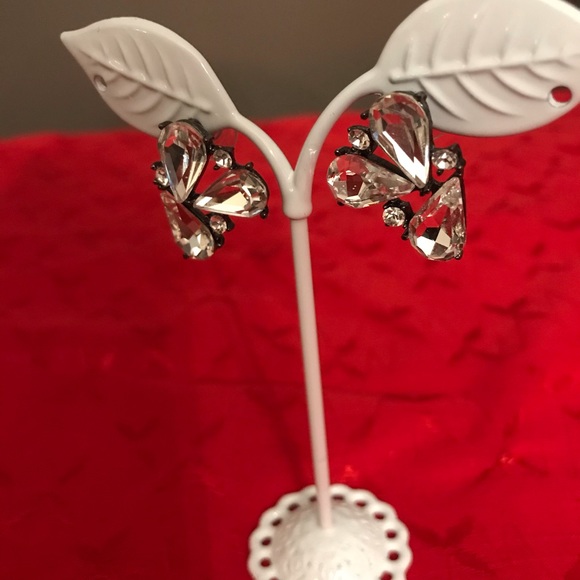 Beautiful Crystal earrings. - Picture 1 of 6